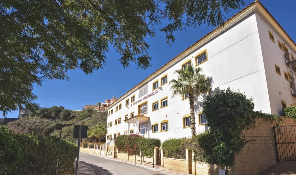 The BIC school facade in Benalmádena